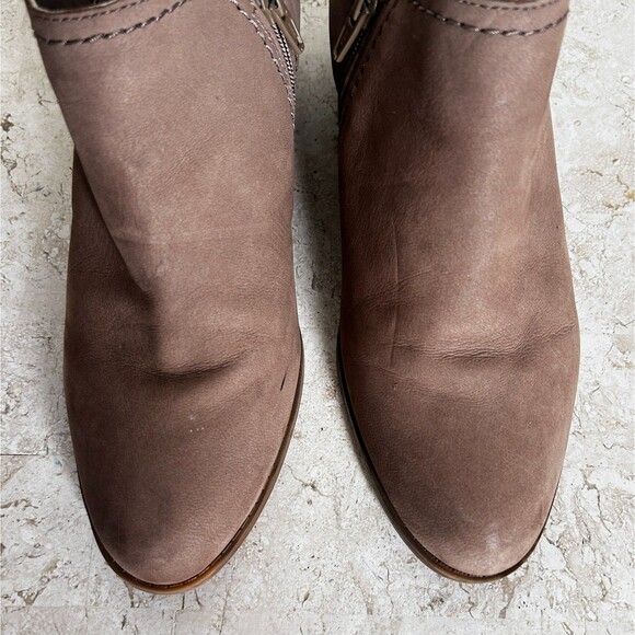 Naturalizer Zarie Ankle Booties 8 M Beige Taupe Leather Shoes Stacked Heel Nice! - Picture 4 of 12